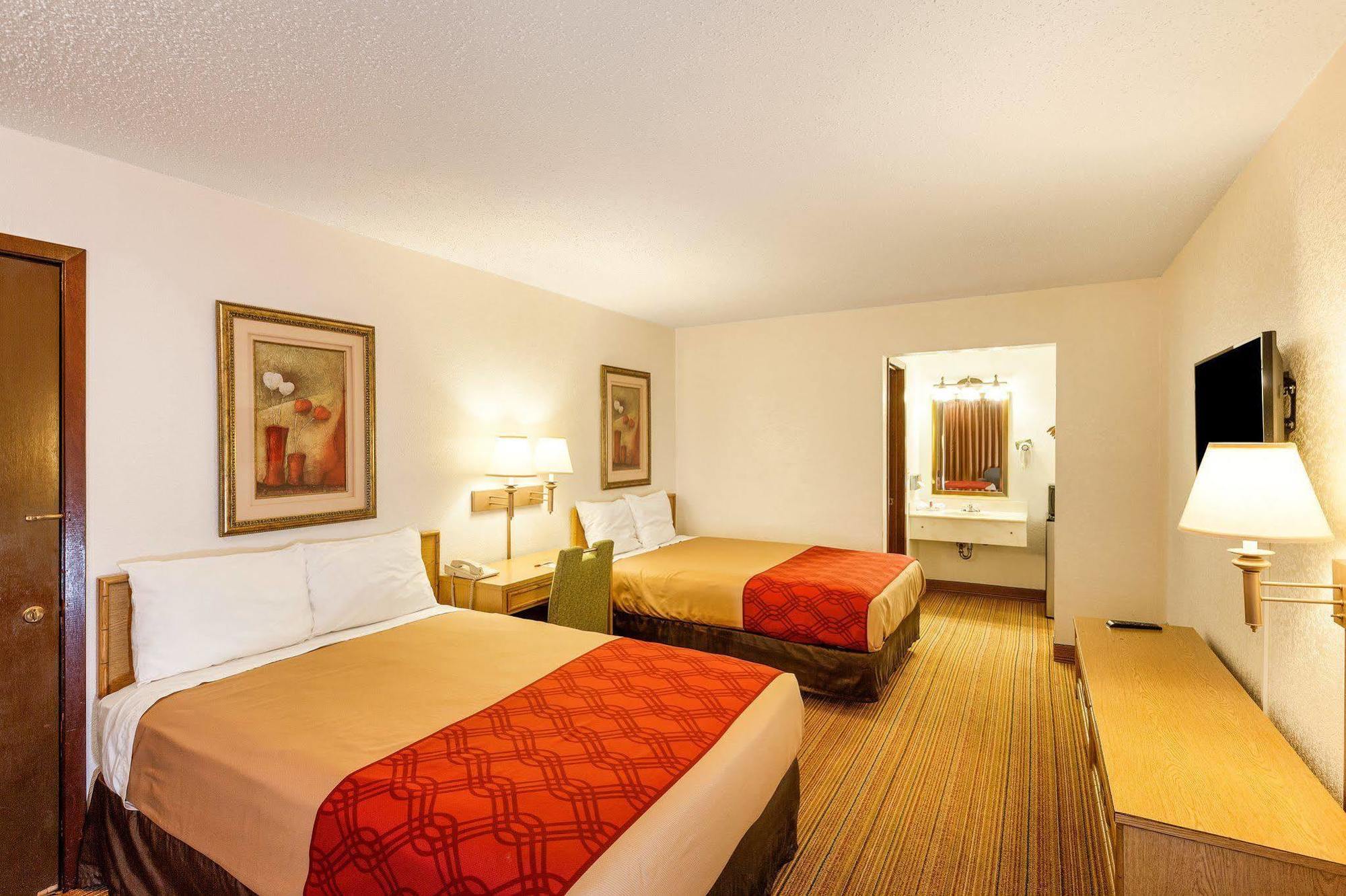 Econo Lodge Airport I-35 North Farmers Branch Eksteriør billede
