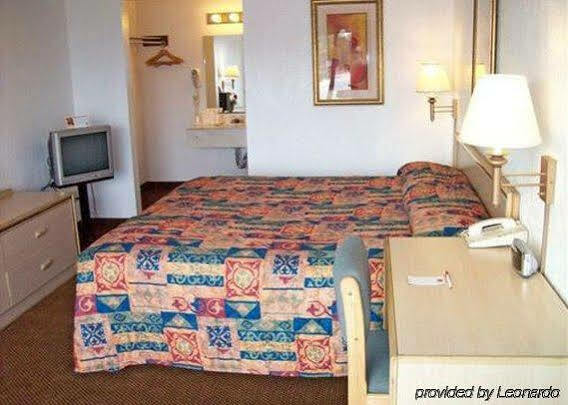 Econo Lodge Airport I-35 North Farmers Branch Eksteriør billede